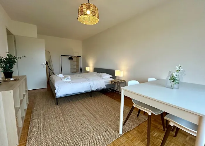 Cozy In Witikon District Apartament *